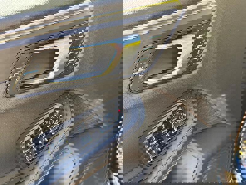 Image Porsche 慍慣⁮吨灹㤠䈵⠩ㄱ㈮㄰ⴳ⤾ 2.0 Phase 2 245 PDK7 PDLS+ TO GPS Caméra Carplay Sièges cuir élec à mémoires 18 positions chauffants